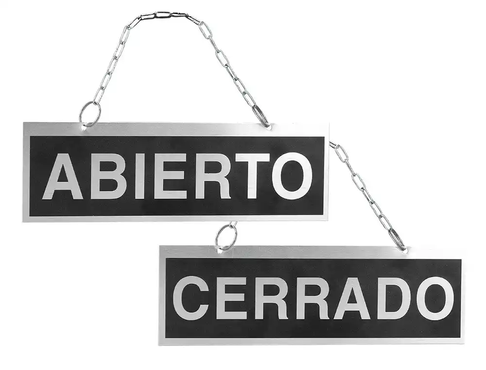 [58786] Letrero de aluminio serigrafiado abierto y cerrado con cadena y ventosa para colgar 232x74 mm